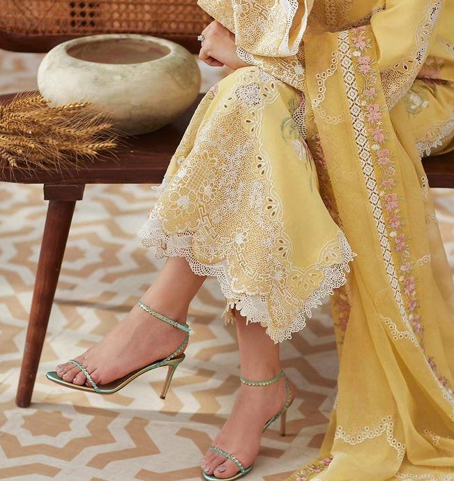 Saira Shakira - Under the Tuscan Sun