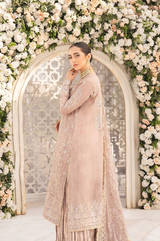 UNSTITCHED '24 VOL. 1 - LOOK 02