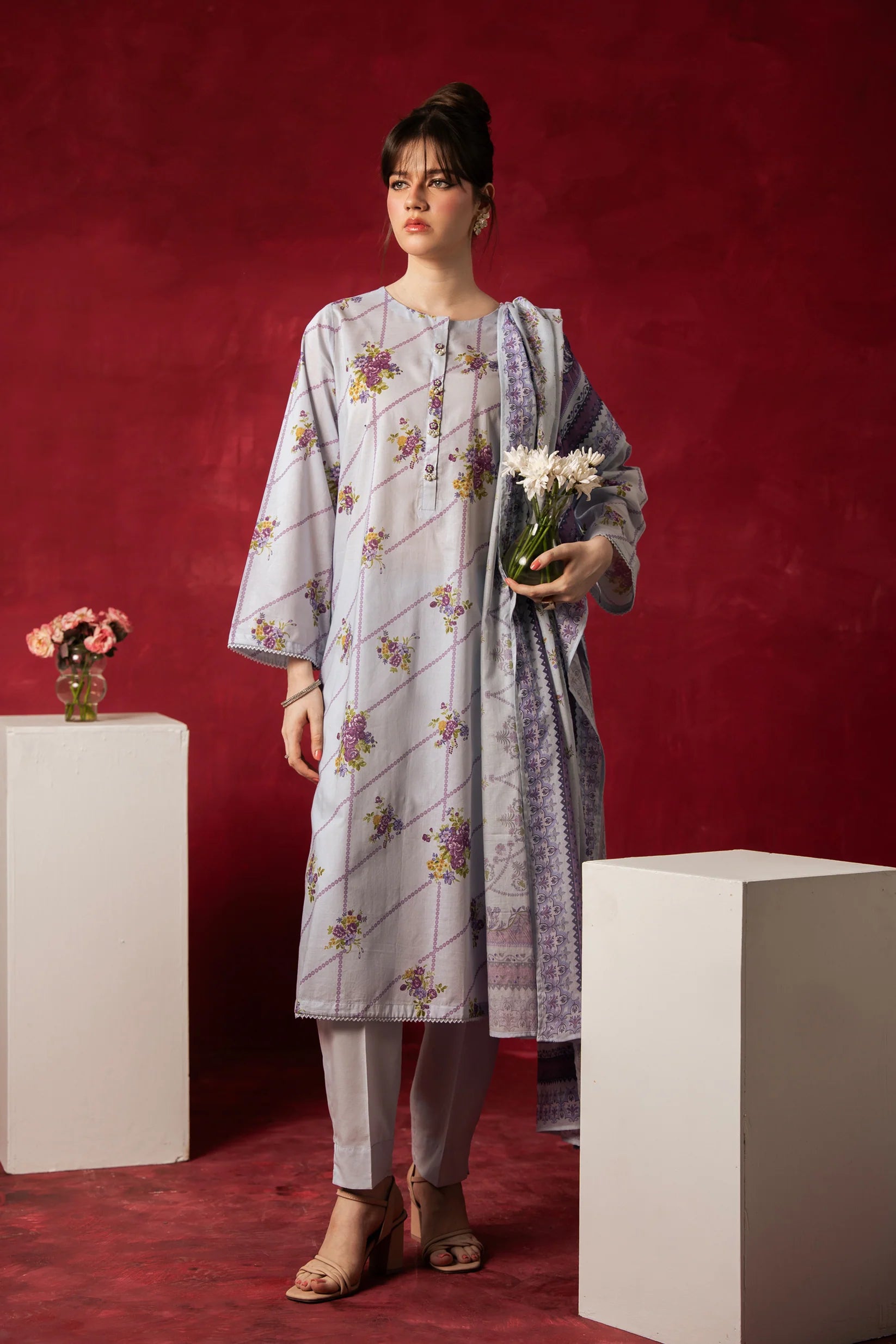 PRINTED LAWN UNSTITCHED 3 PIECE SUIT