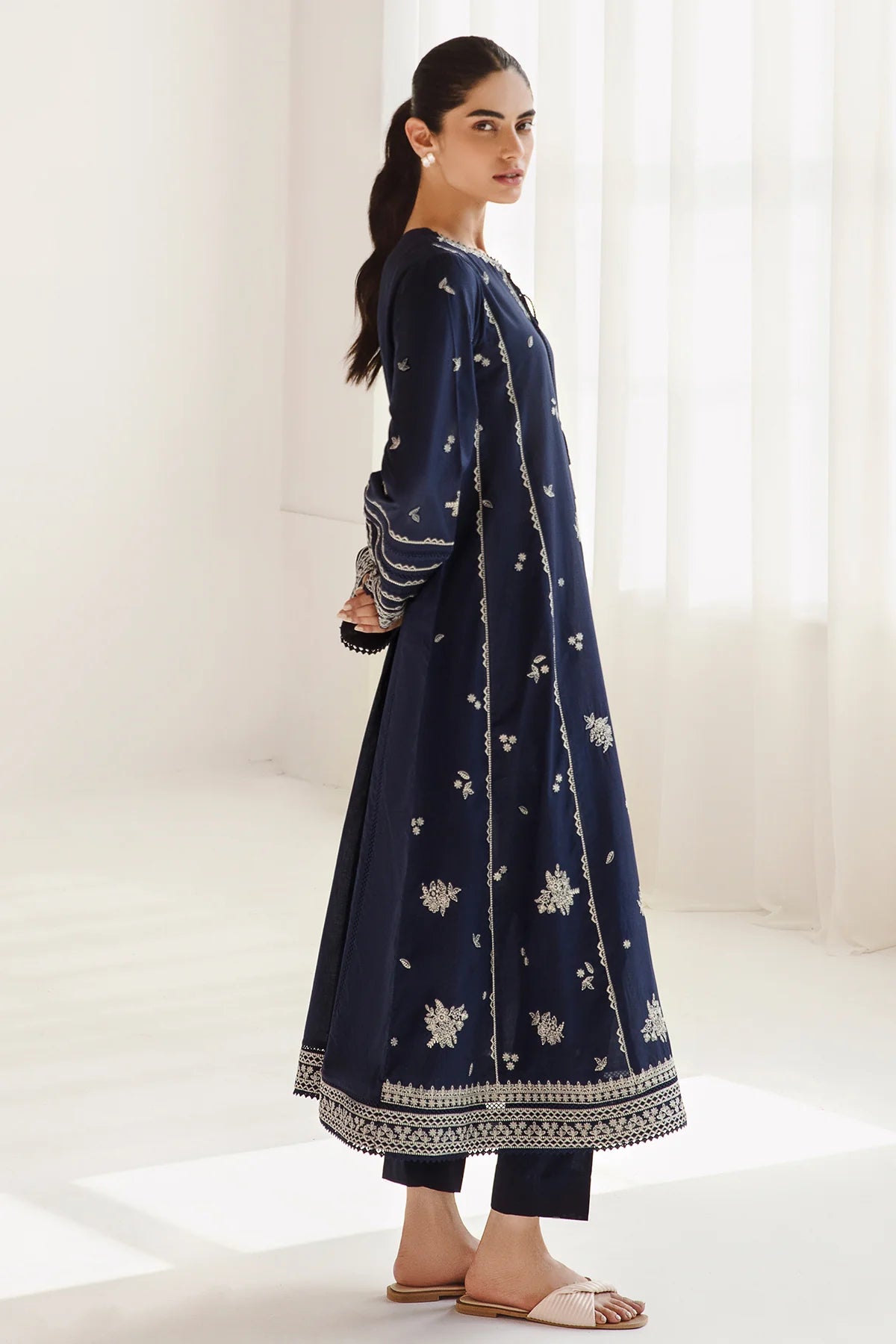 EMBROIDERED LAWN USE-9031