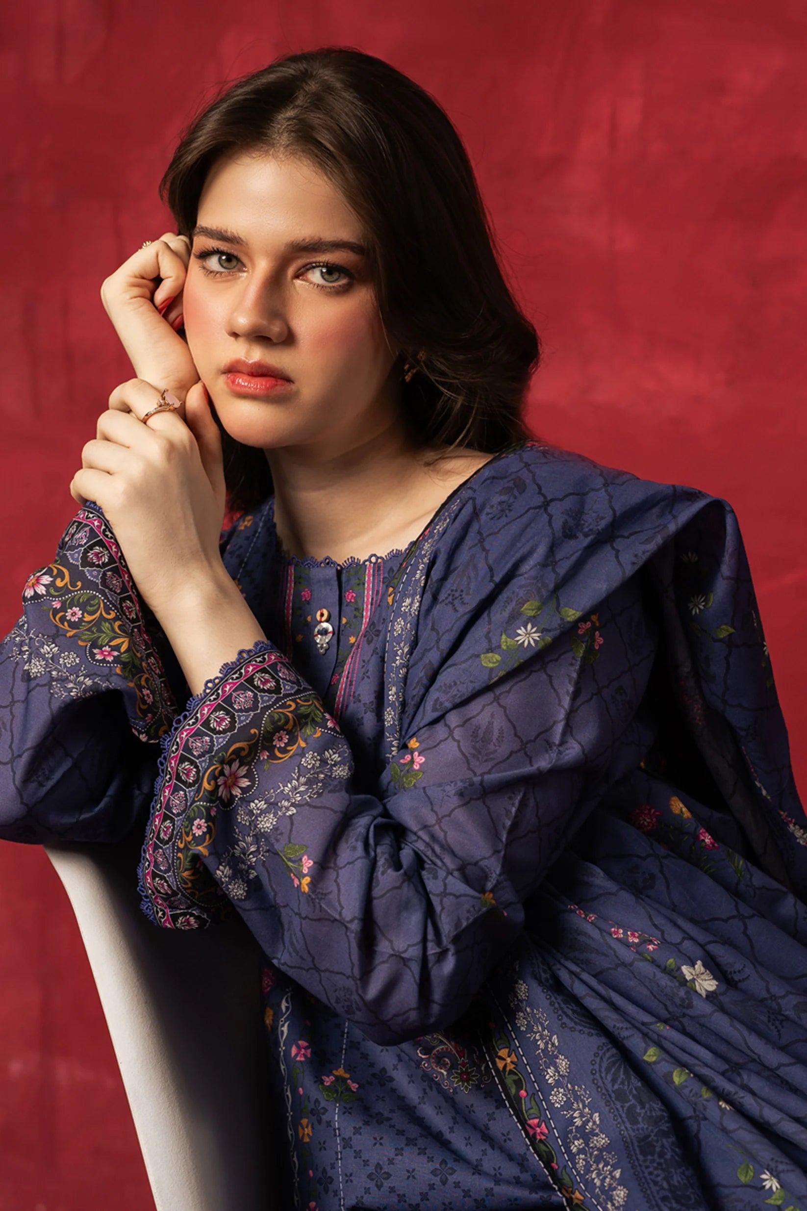PRINTED LAWN UNSTITCHED 3 PIECE SUIT