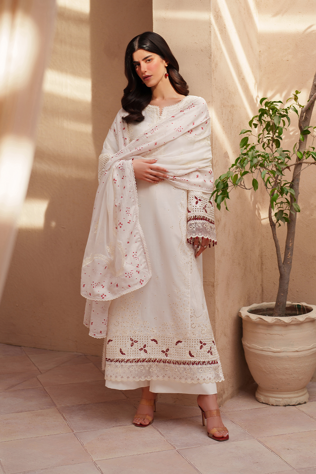 EL-06 EMBROIDERED LAWN