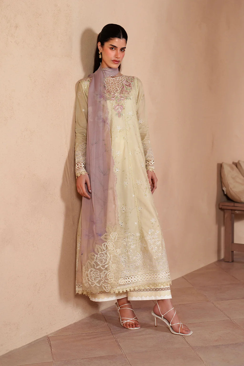 EL-10 EMBROIDERED LAWN