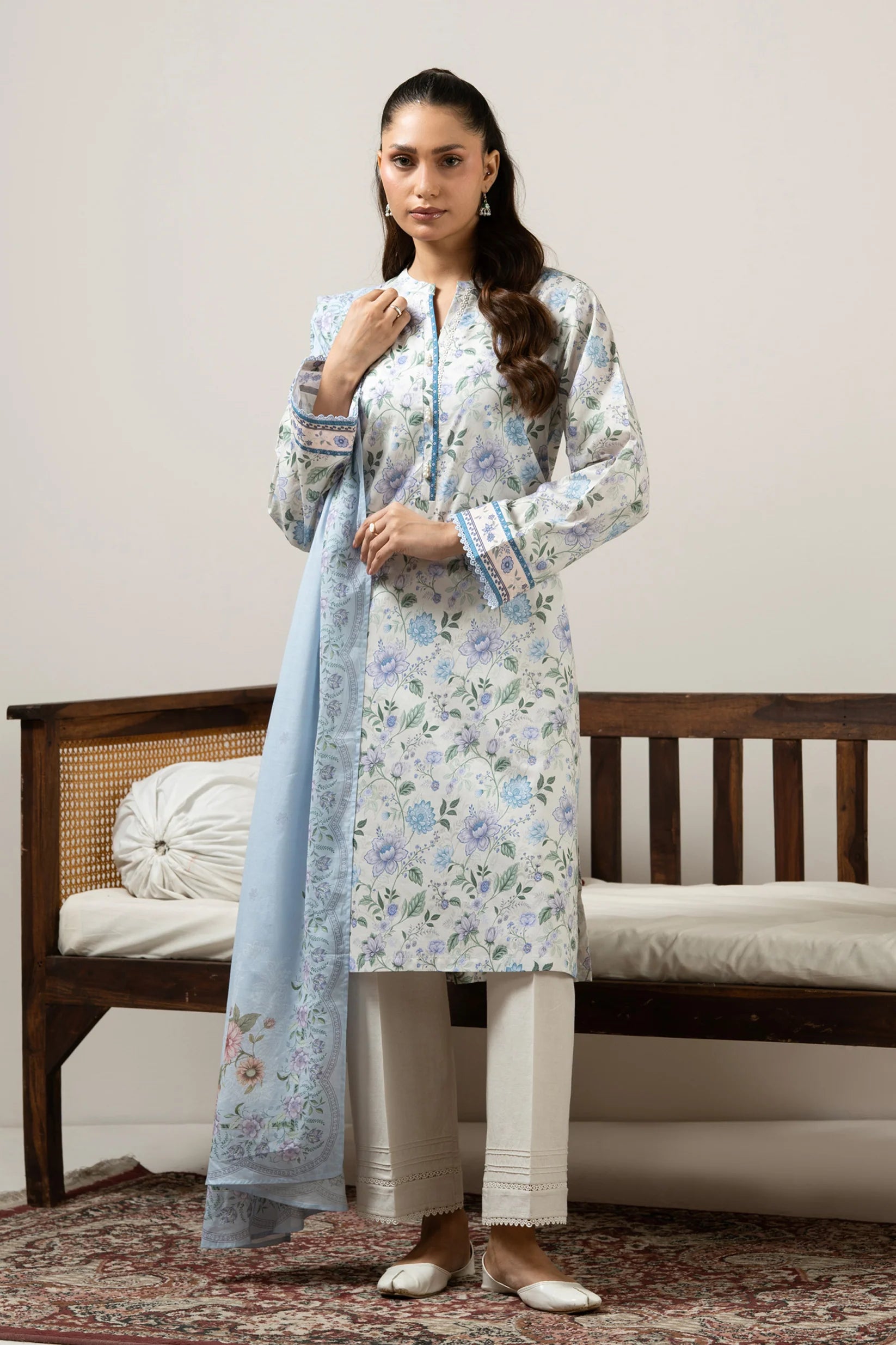 PRINTED LAWN UNSTITCHED 3 PIECE SUIT