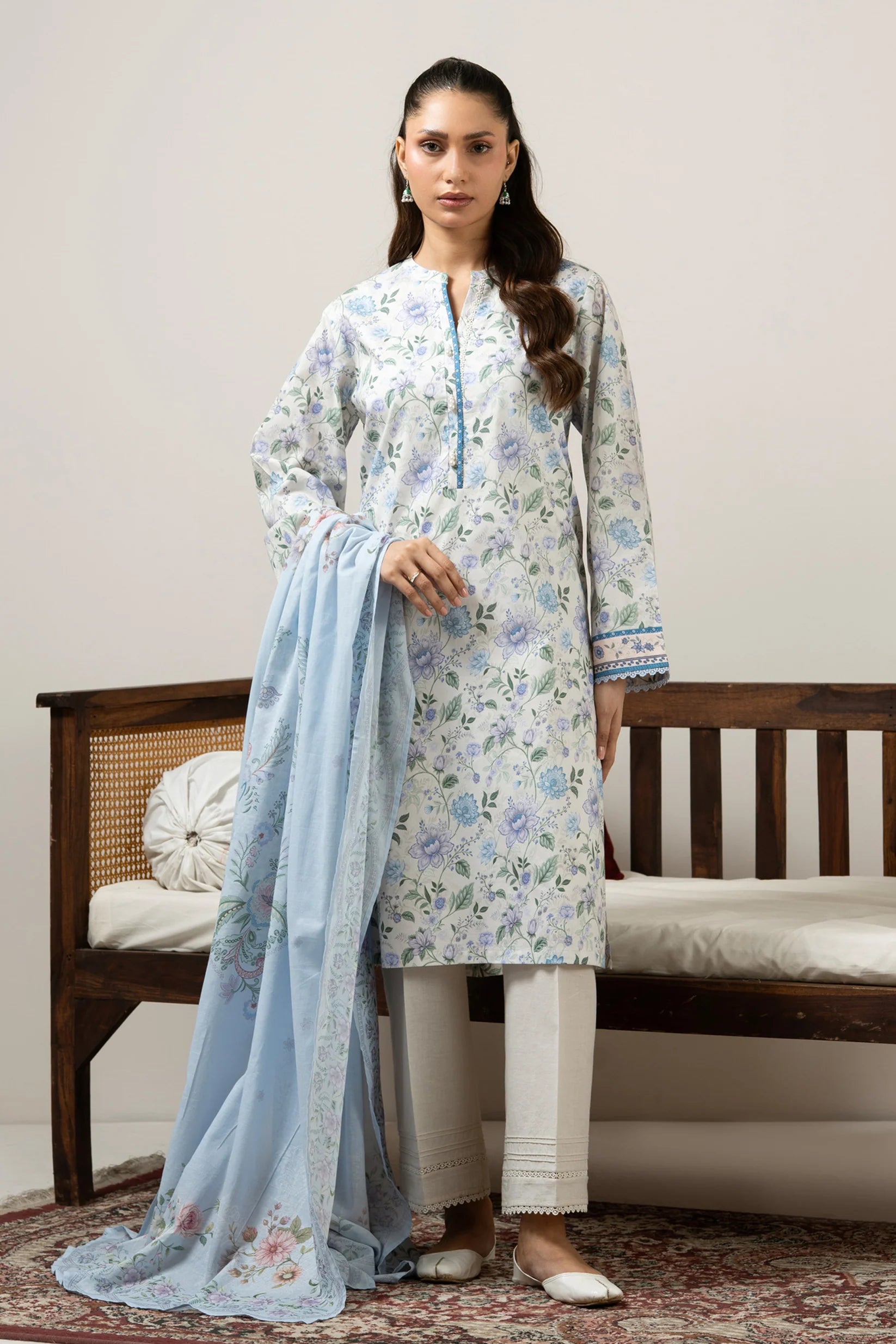 PRINTED LAWN UNSTITCHED 3 PIECE SUIT