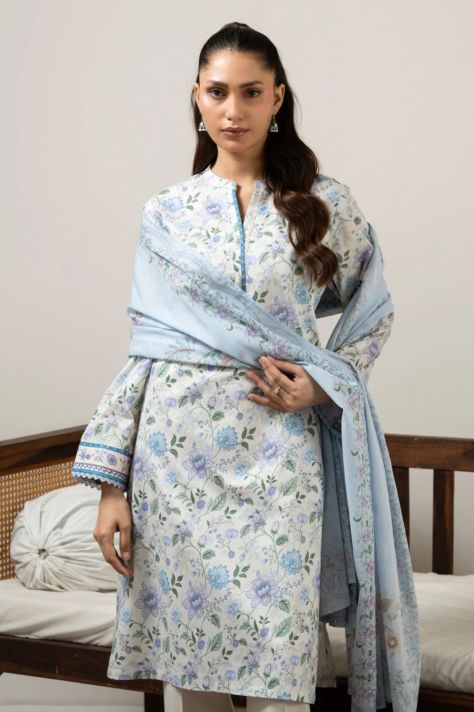 PRINTED LAWN UNSTITCHED 3 PIECE SUIT