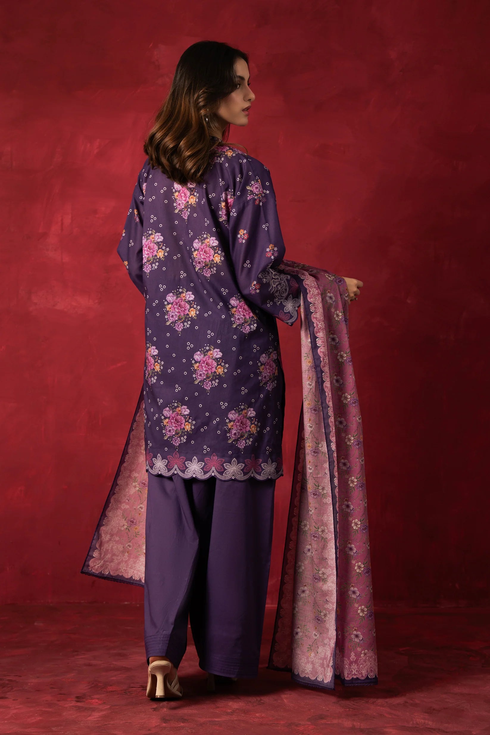 PRINTED LAWN UNSTITCHED 3 PIECE SUIT