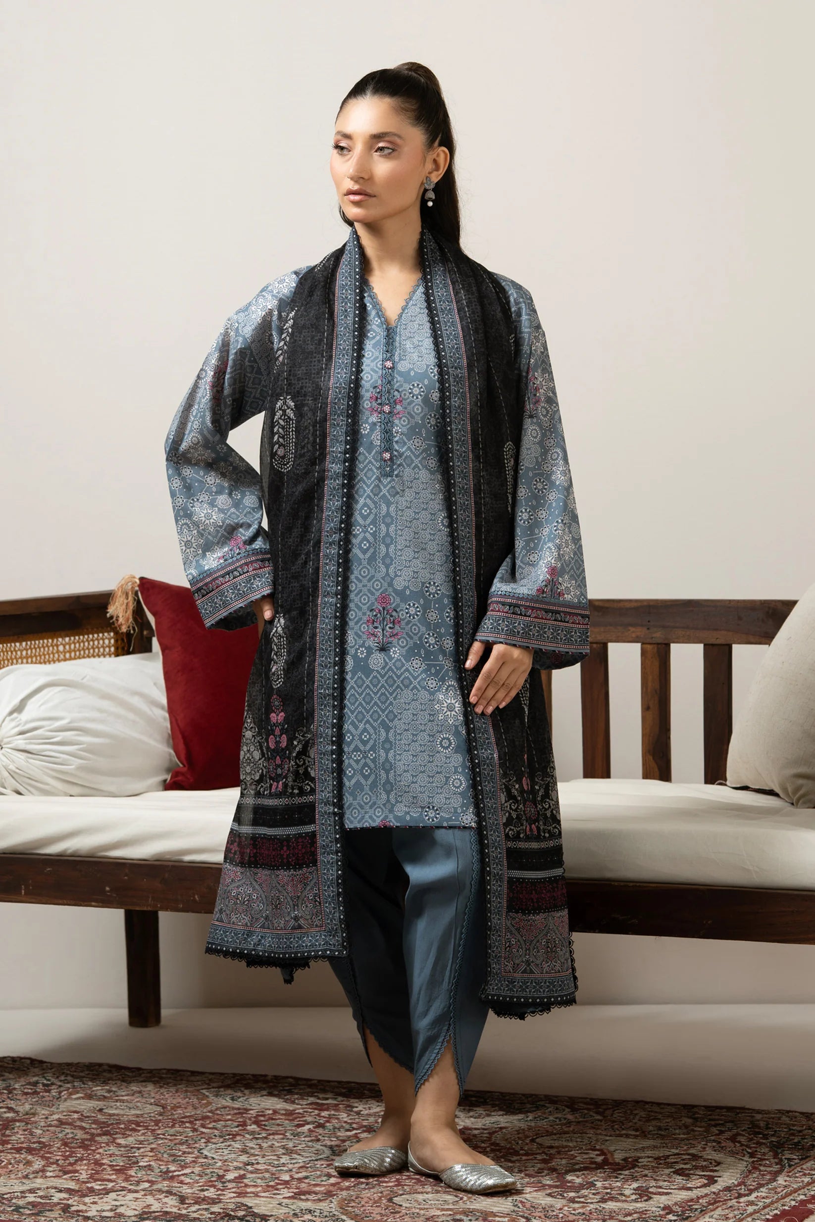 PRINTED LAWN UNSTITCHED 3 PIECE SUIT