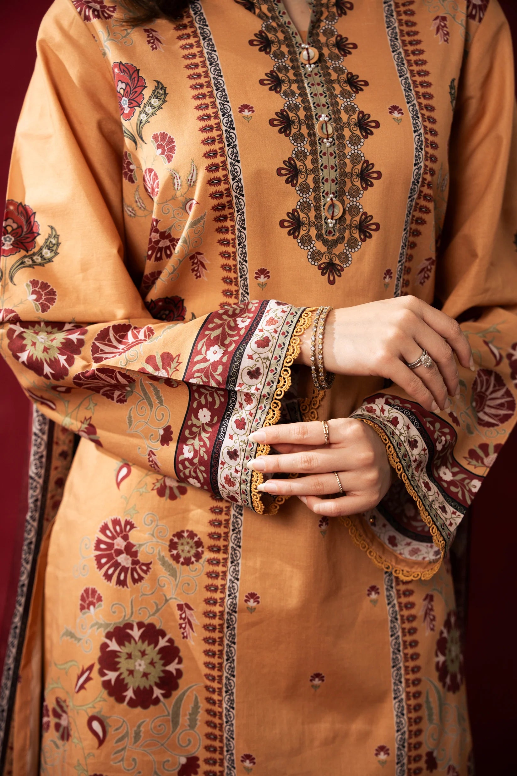 PRINTED LAWN UNSTITCHED 3 PIECE SUIT