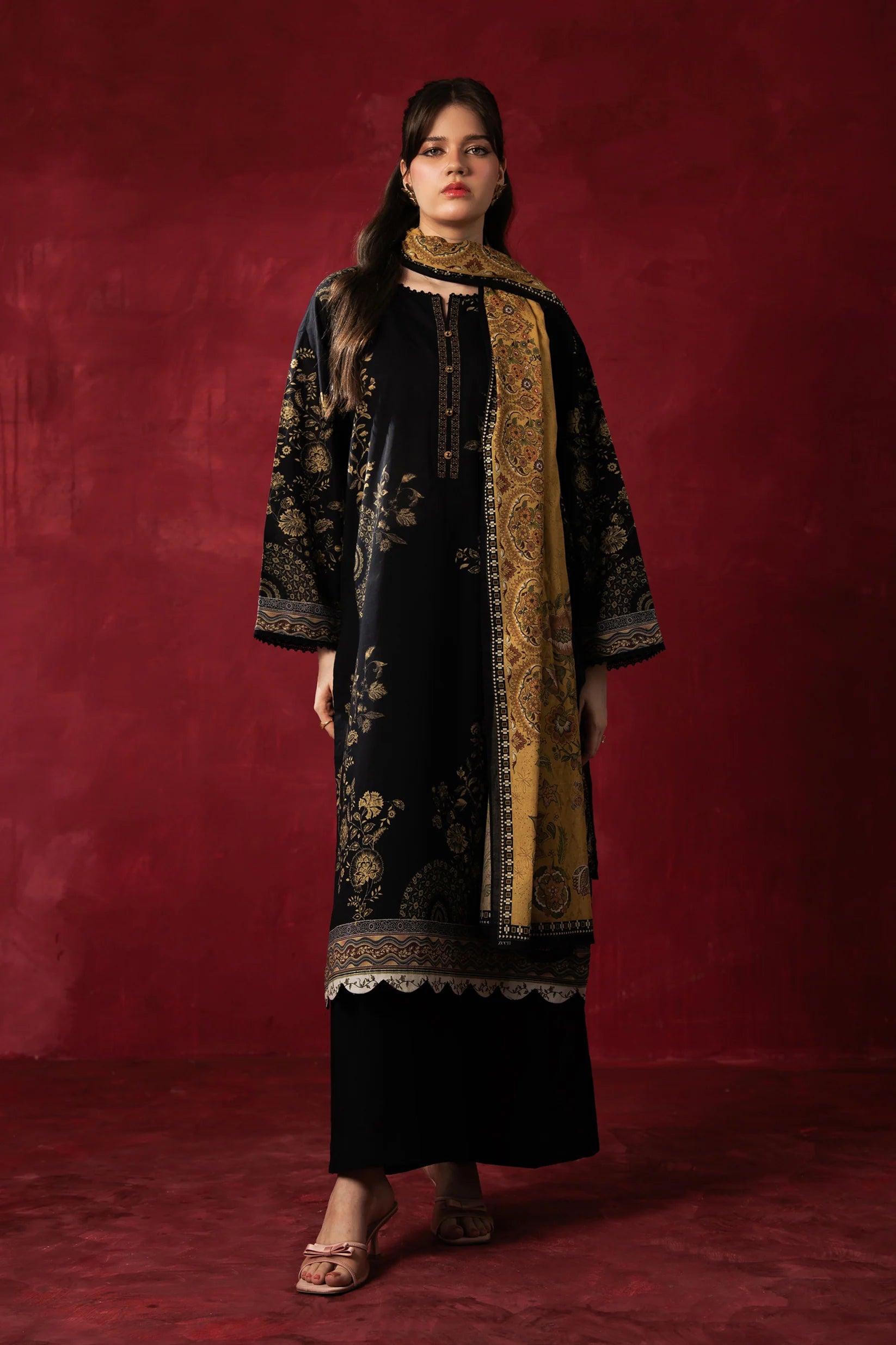 PRINTED LAWN UNSTITCHED 3 PIECE SUIT
