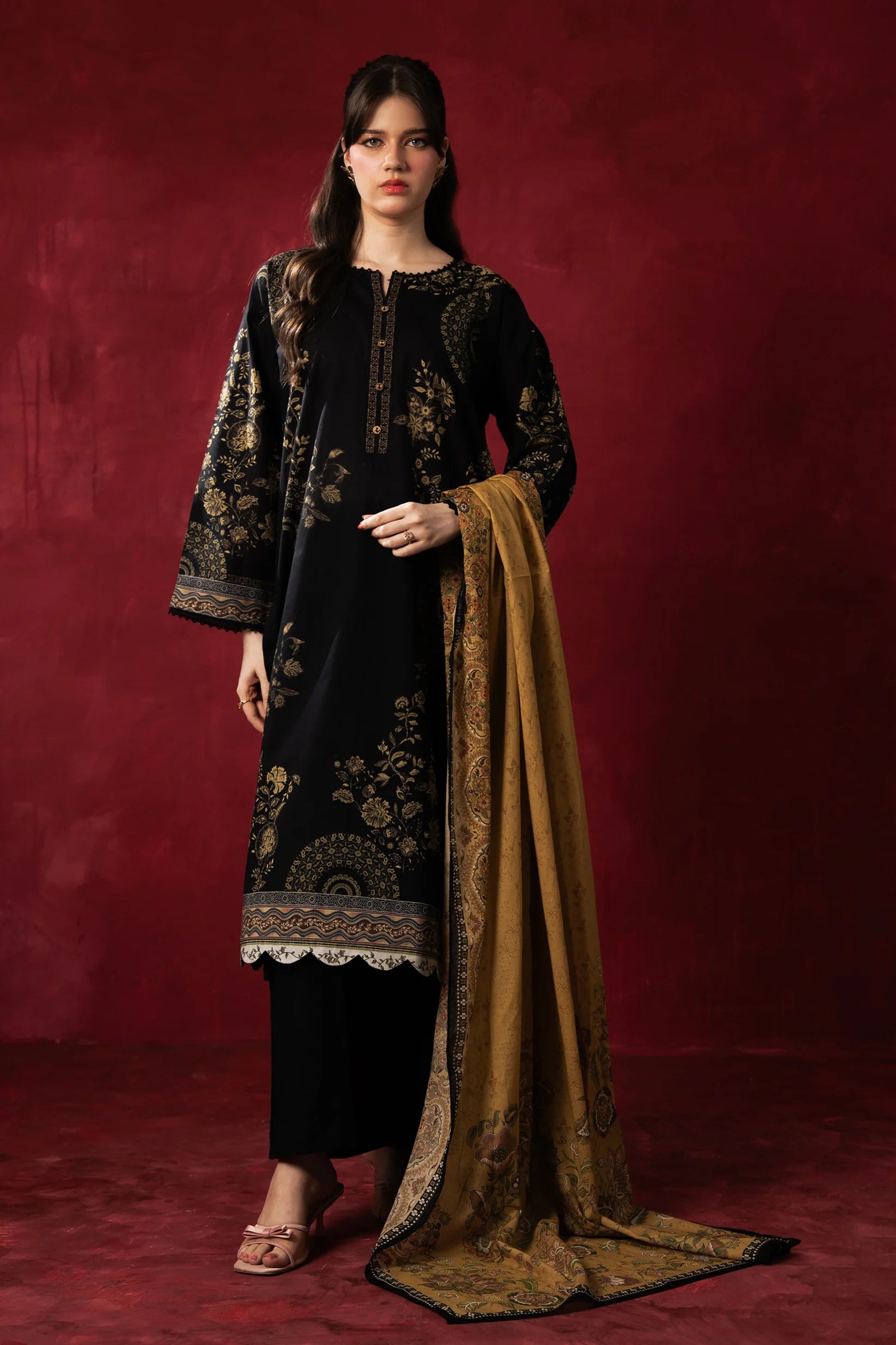 PRINTED LAWN UNSTITCHED 3 PIECE SUIT