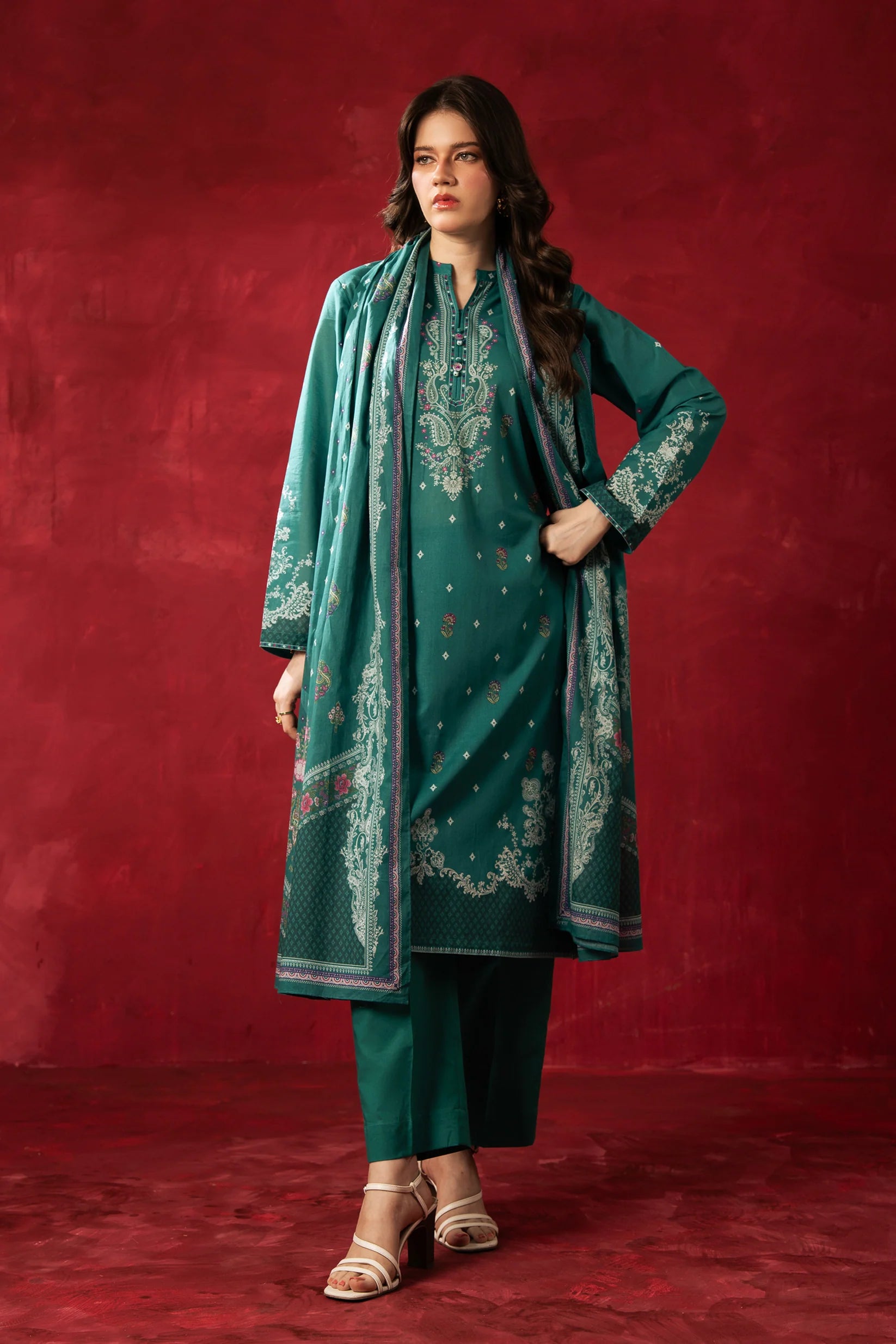 PRINTED LAWN UNSTITCHED 3 PIECE SUIT