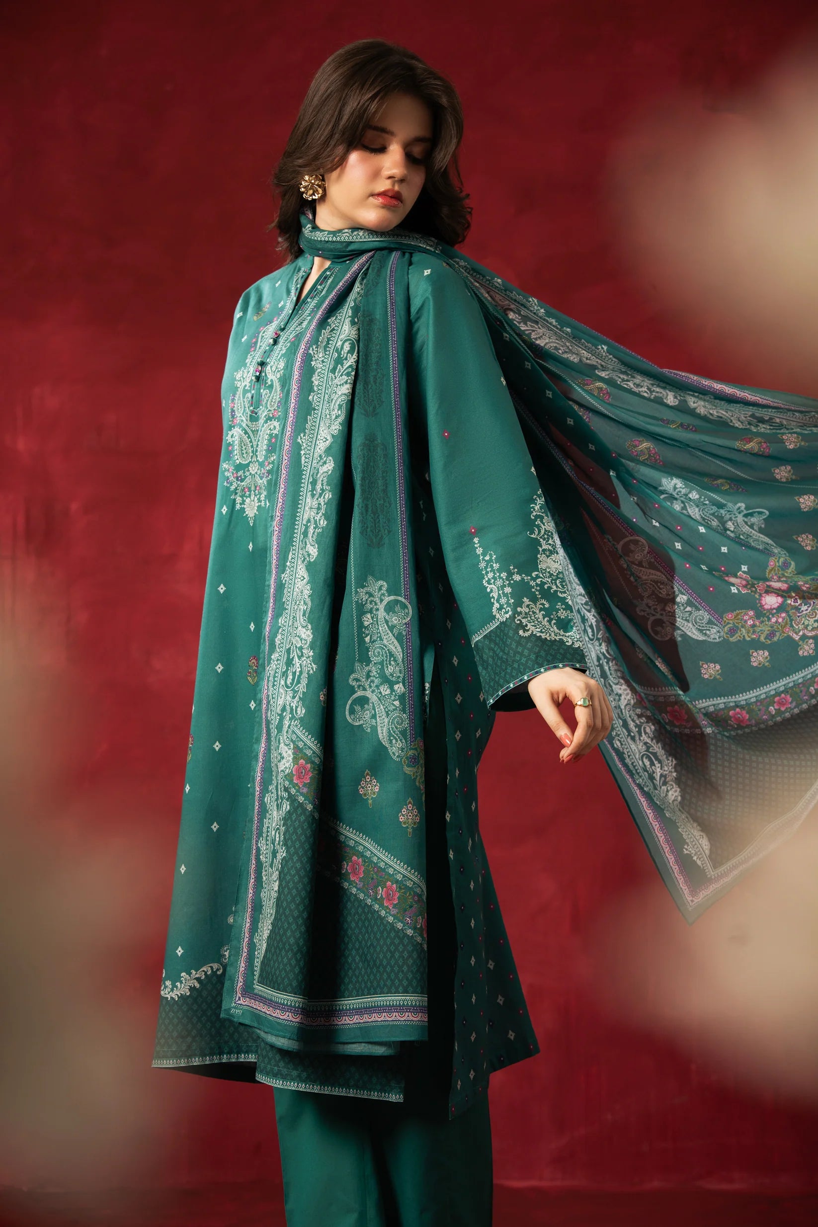 PRINTED LAWN UNSTITCHED 3 PIECE SUIT